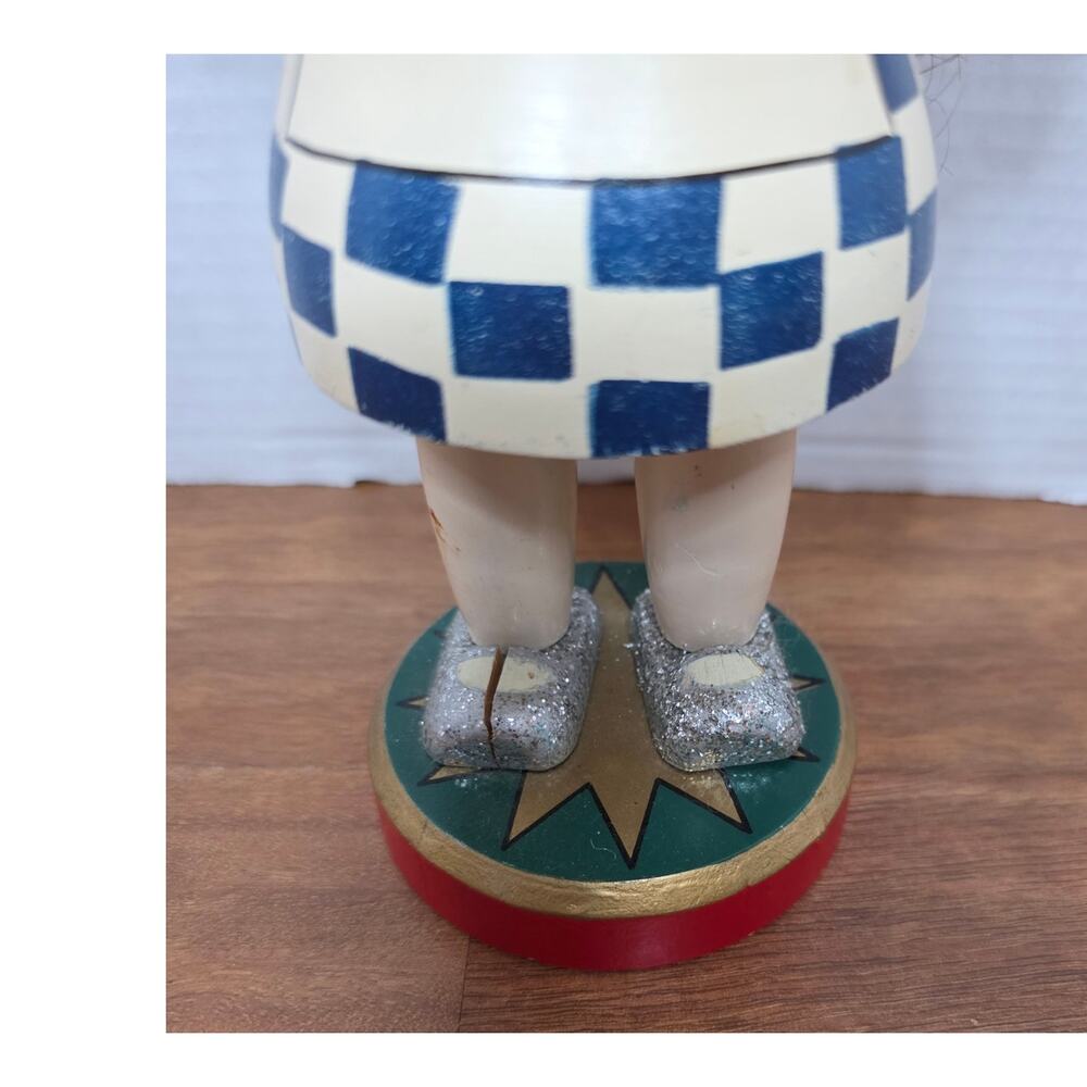 Vtg. 2005 Dorothy with Toto Wooden Nutcracker Wizard of Oz - Picture 6 of 8